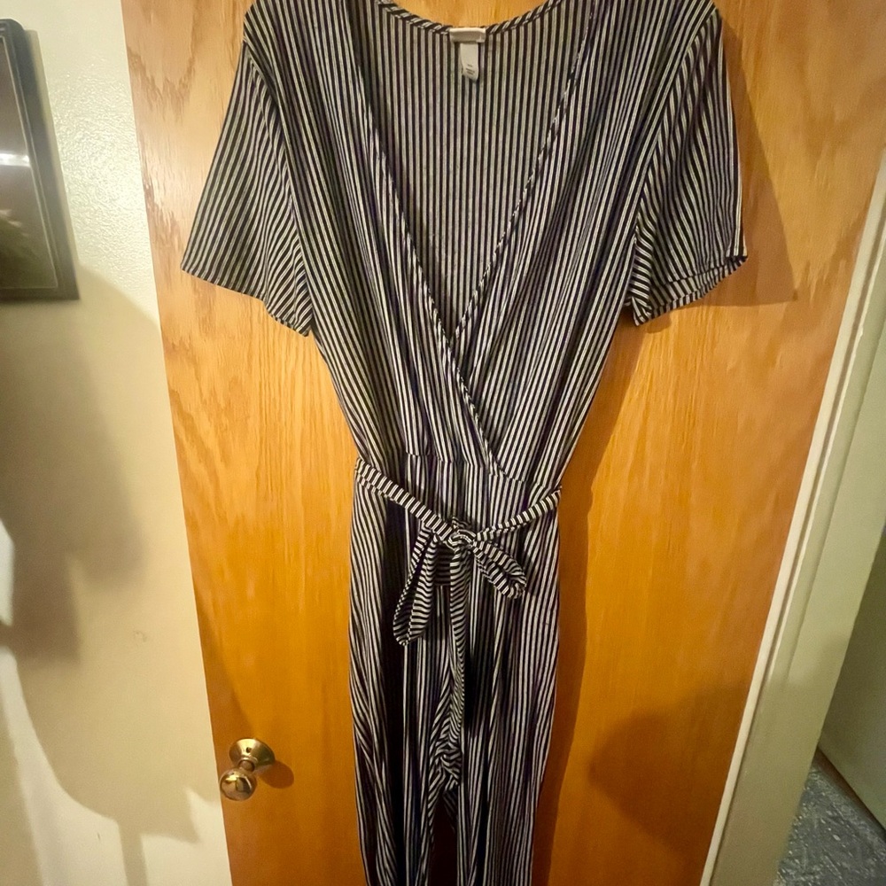 A New Day Black and White Faux Wrap Jumpsuit Casual V-Neck